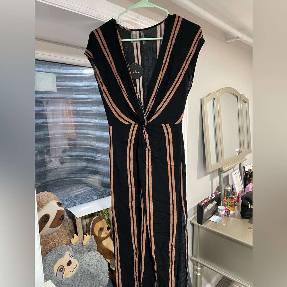 Lulu's Elegant Black and Tan Midi Dress